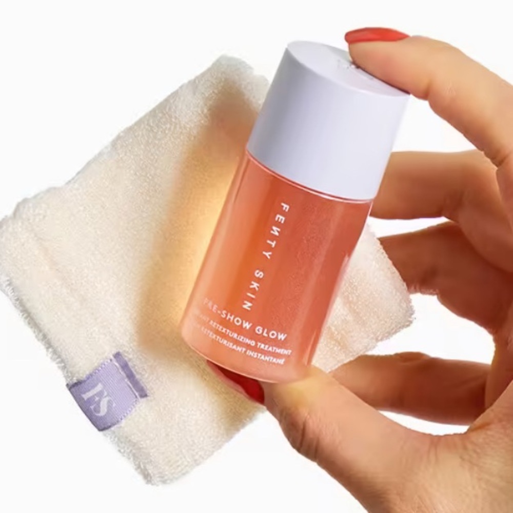 FENTY SKIN Pre-Show Glow Instant Retexturizing Treatment and Applicator - Picture 2 of 8